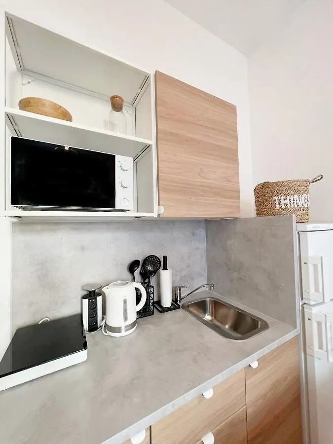 Tyrsova Design Apartments Prague 0*,